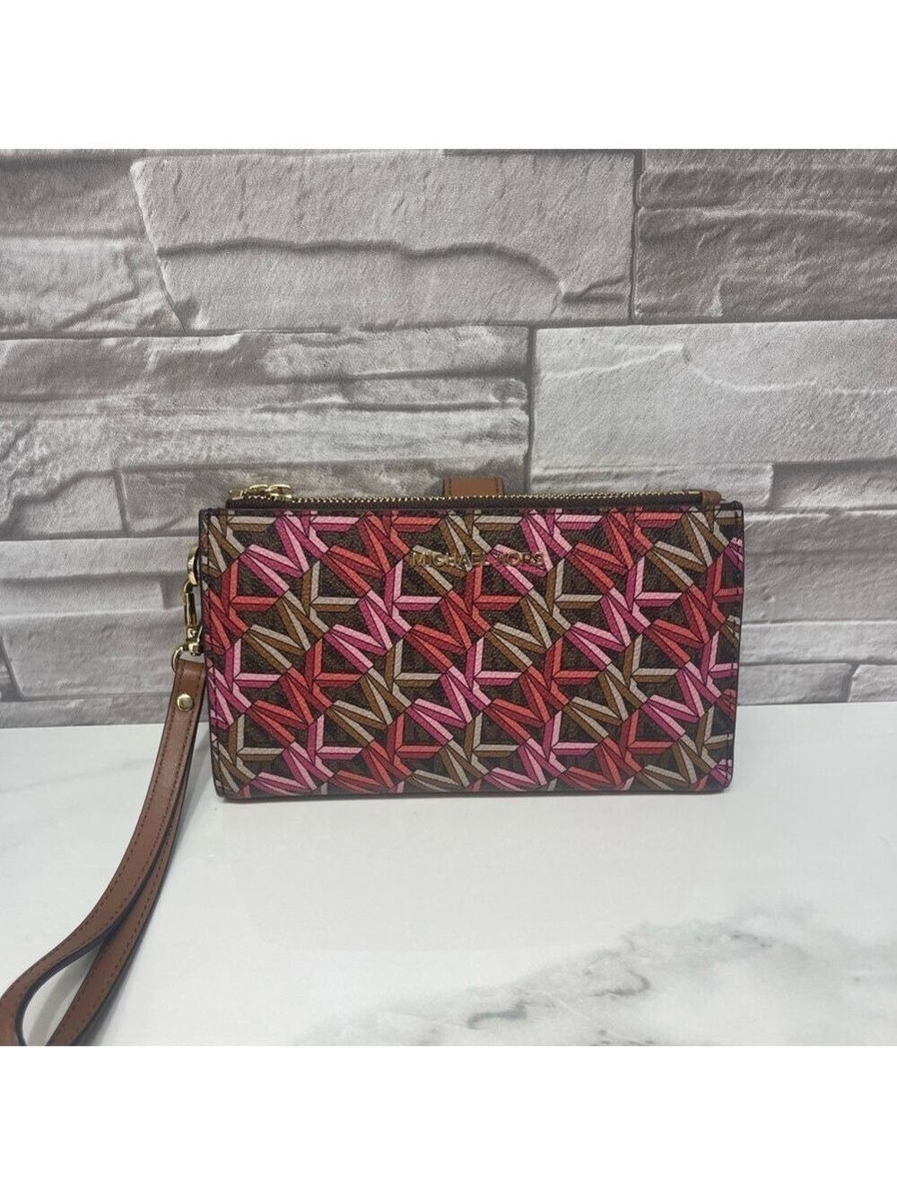 Michael Kors Sinclair Geometric 3D Grab Tote Brown/Red/Pink & Matching Wallet
2 - Picture 13 of 14